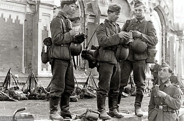 Немцы в Красном Селе, апрель 1942г.